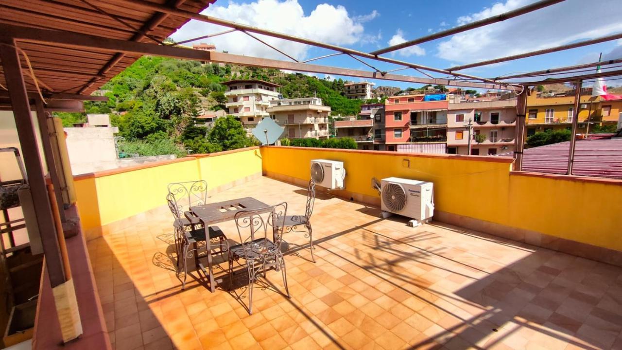 Casa Soprano Da Anita Villa Messina Exterior photo